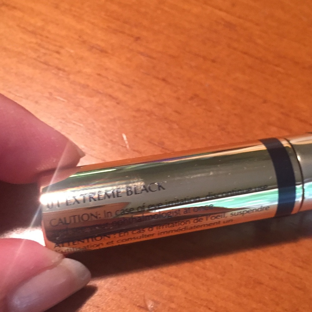 Estée Lauder Sumptuous Extreme Lash Mascara - Picture 4 of 11